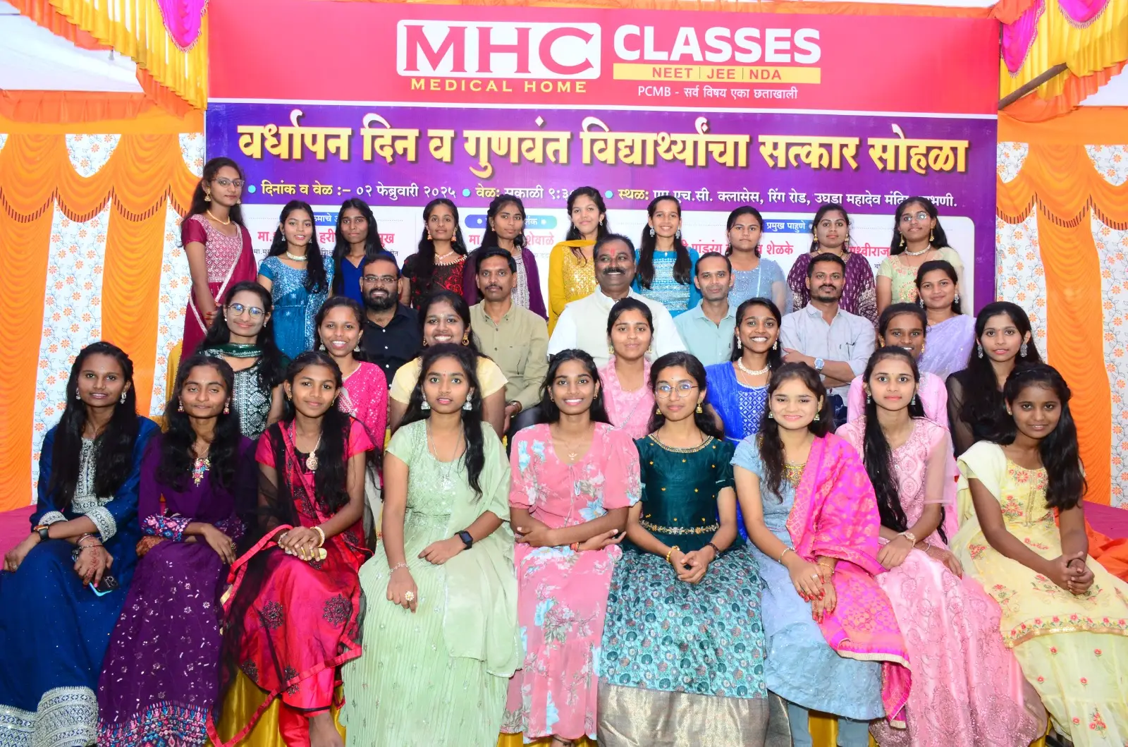 JEE 2024–2025 Fresh Batch group photo of girls
